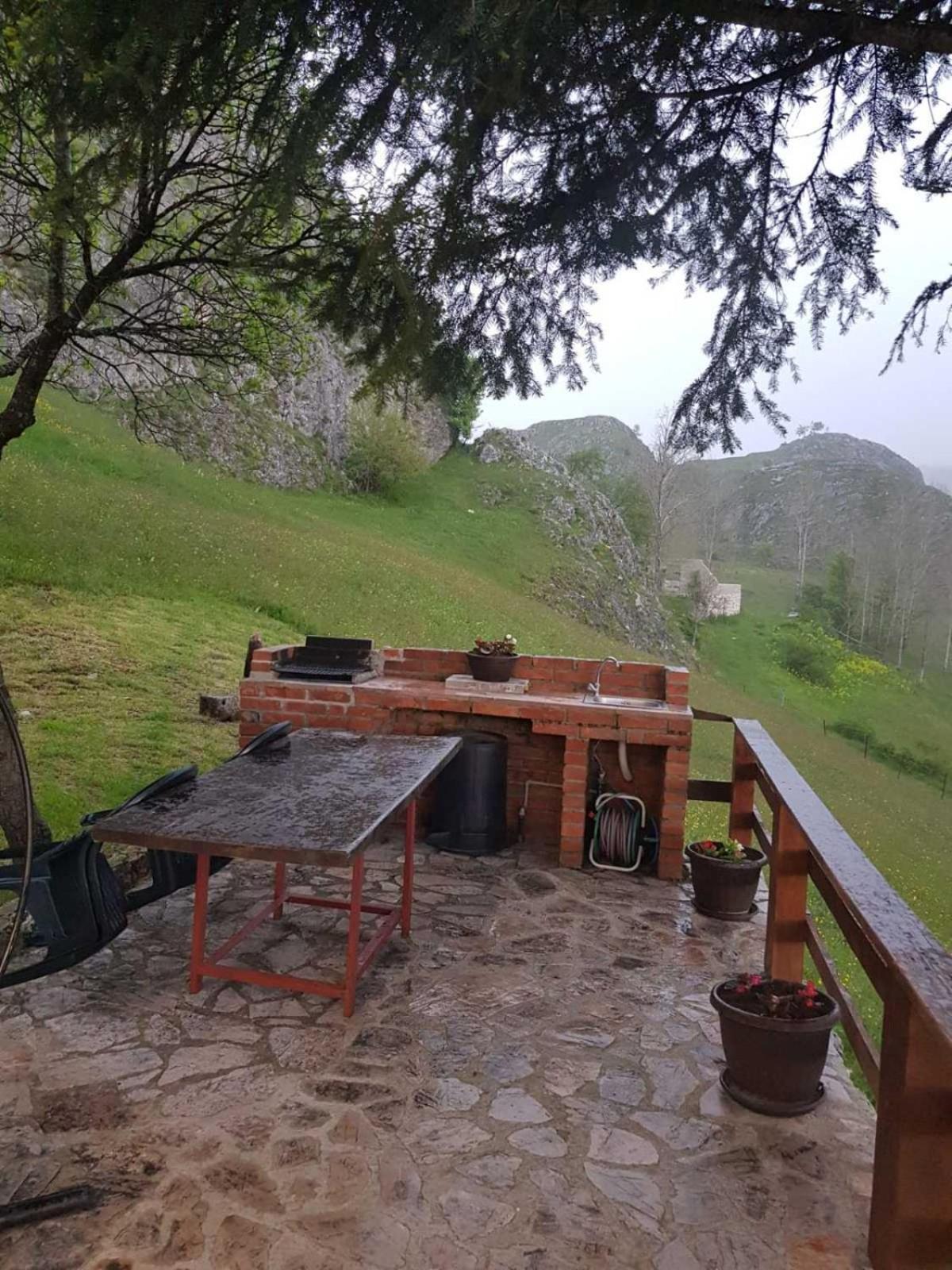Отель Detached House Milivoje Poscenje Экстерьер фото